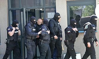 Повдигнаха обвинения на директора на пловдивската митница