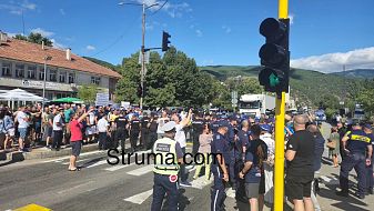 Милиционери бият горски в Кресна