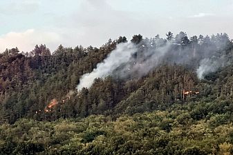 Продължава борбата с пожара в Рила