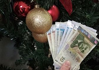 Митичната 13-та заплата и кой я получава в България?