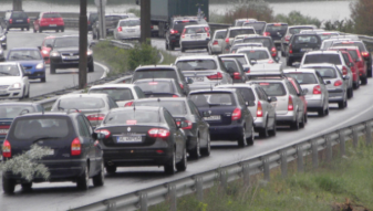 Тежък трафик и затруднения по границите