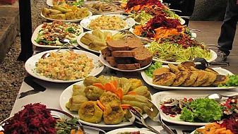 Преяждане и препиване на Нова година - какви са рисковете?