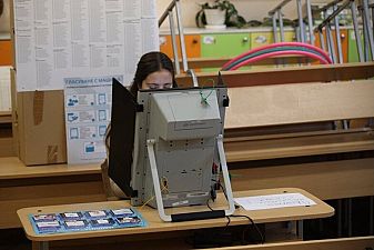 Машини, хартиена бюлетина или сканиращи устройства? 