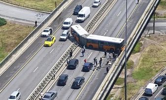 Камери показват странно поведение на автобуса от катастрофата на 