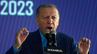 След исторически балотаж Ердоган си осигури още един мандат начело на Турция