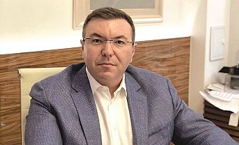 Костадин Ангелов: Имала ли си е фарма-мафията в България министър?