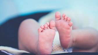Две бебета са починали след заразяване с коклюш